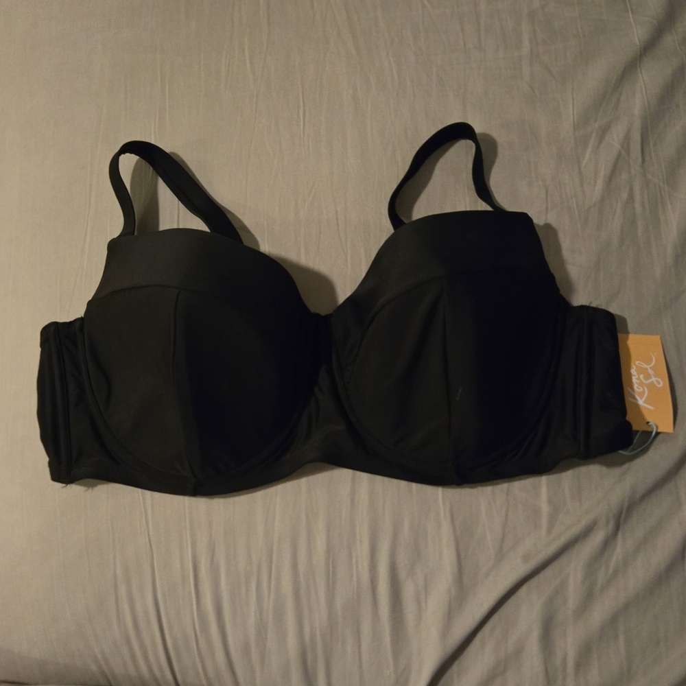 Black Underwire Swim Top